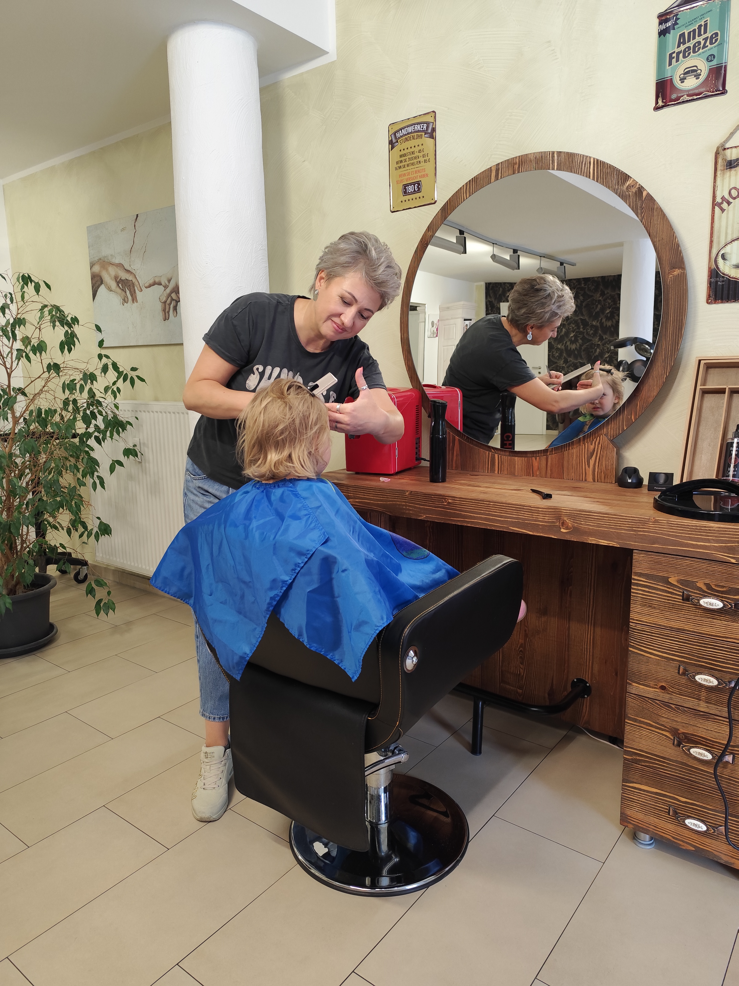 Salon Image